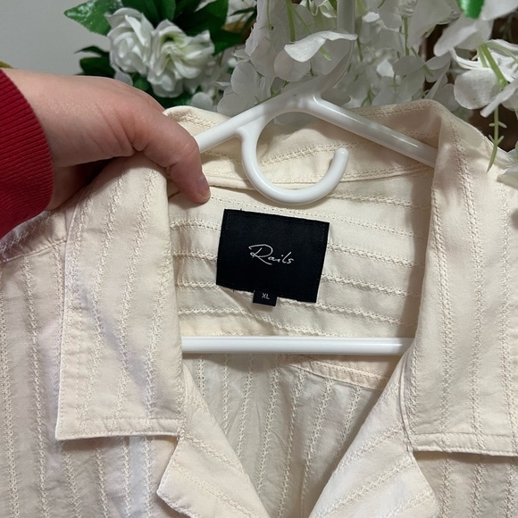 Rails Sinclair Shirt
Bone Cream Casual Button Down Shirt - Picture 9 of 12